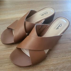 Clarks College Strappy Block Heel Slip On Sandal Size U.S Size 10.